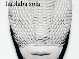 La mujer que hablaba sola